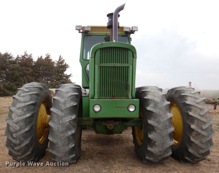 image for item DN1356 1973 John Deere 7520  4WD tractor