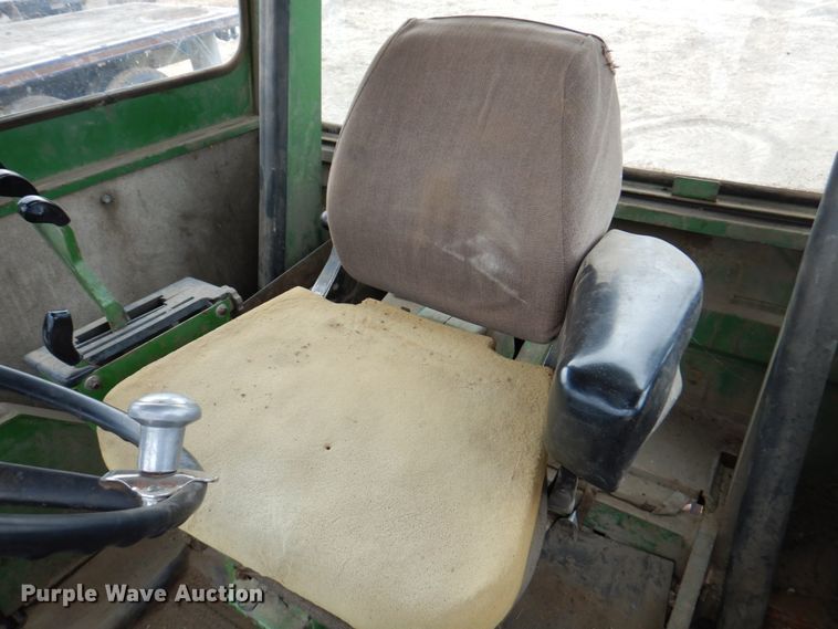 image for item DN1356 1973 John Deere 7520  4WD tractor