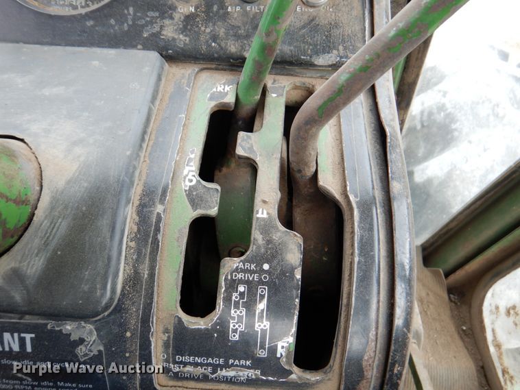 image for item DN1356 1973 John Deere 7520  4WD tractor