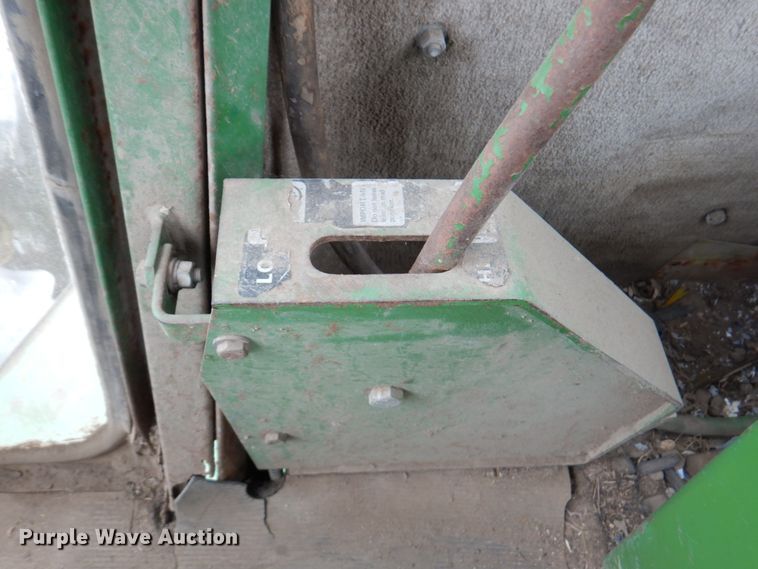 image for item DN1356 1973 John Deere 7520  4WD tractor