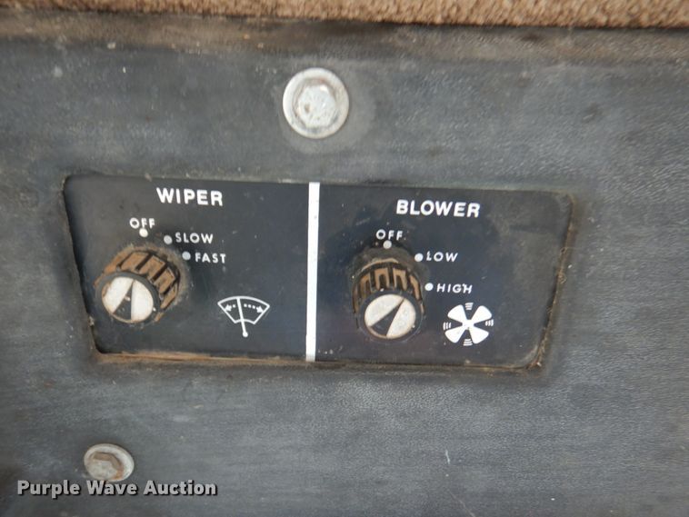 image for item DN1356 1973 John Deere 7520  4WD tractor