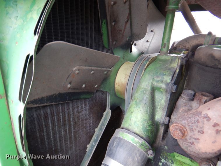 image for item DN1356 1973 John Deere 7520  4WD tractor