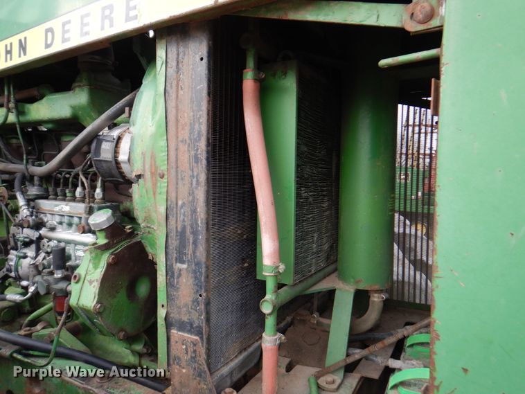 image for item DN1356 1973 John Deere 7520  4WD tractor