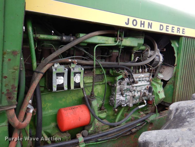 image for item DN1356 1973 John Deere 7520  4WD tractor