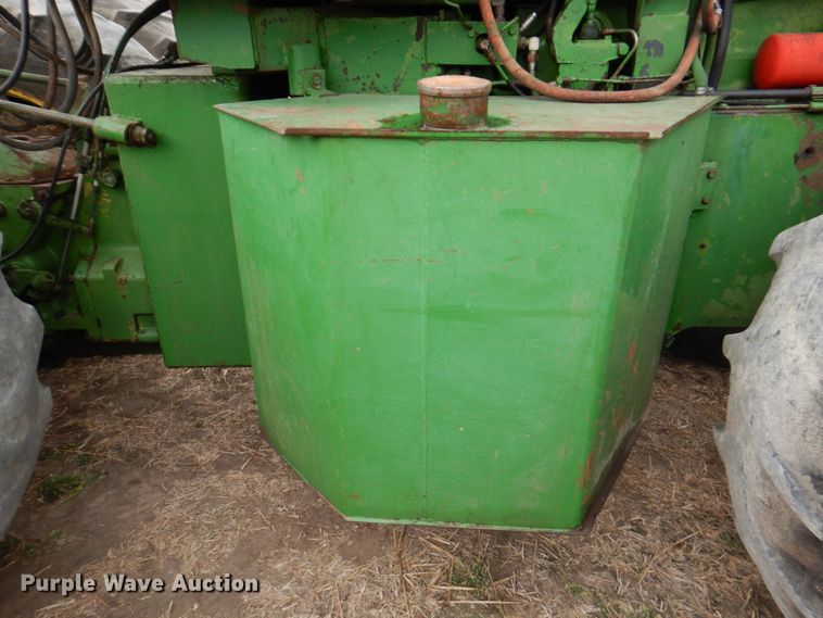 image for item DN1356 1973 John Deere 7520  4WD tractor