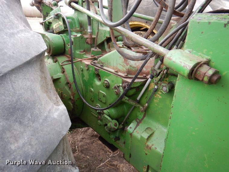 image for item DN1356 1973 John Deere 7520  4WD tractor
