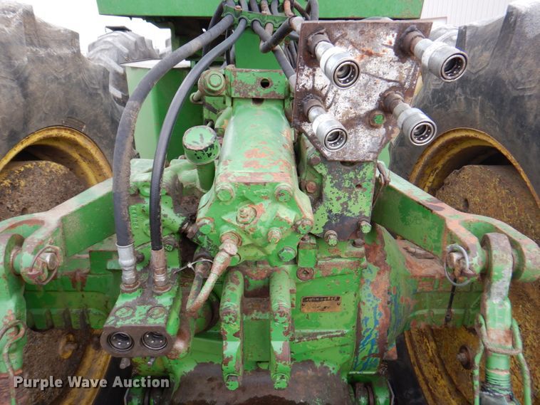 image for item DN1356 1973 John Deere 7520  4WD tractor