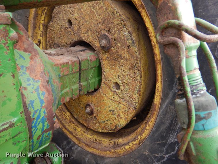 image for item DN1356 1973 John Deere 7520  4WD tractor