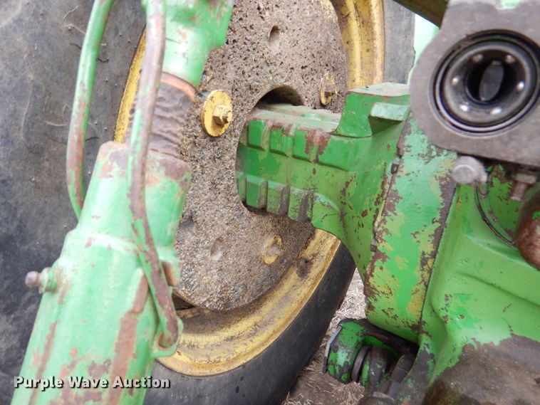 image for item DN1356 1973 John Deere 7520  4WD tractor