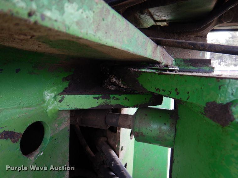 image for item DN1356 1973 John Deere 7520  4WD tractor