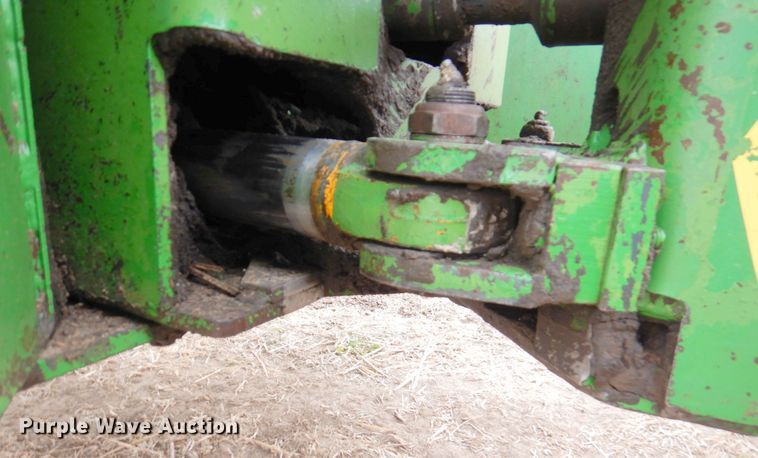 image for item DN1356 1973 John Deere 7520  4WD tractor