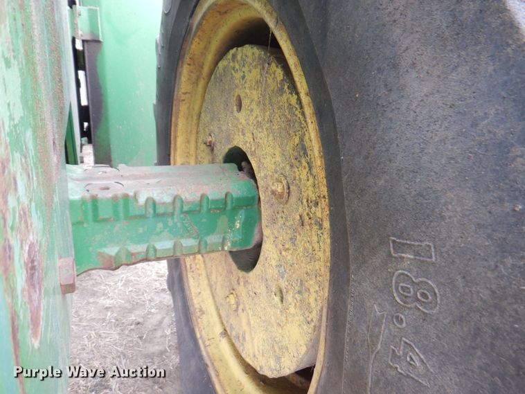 image for item DN1356 1973 John Deere 7520  4WD tractor