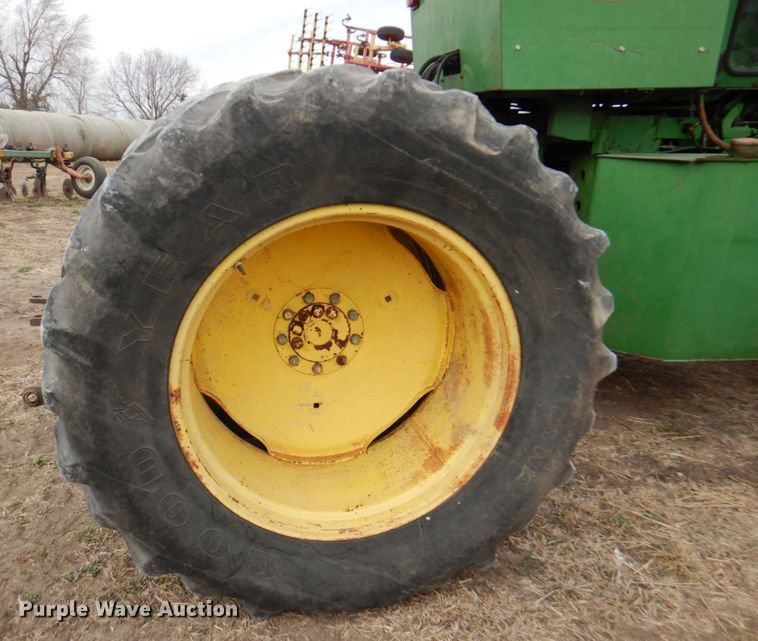 image for item DN1356 1973 John Deere 7520  4WD tractor
