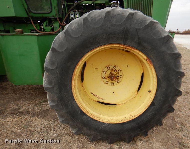 image for item DN1356 1973 John Deere 7520  4WD tractor