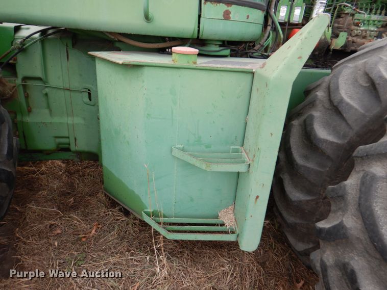 image for item DN1358 1978 John Deere 8430  4WD tractor