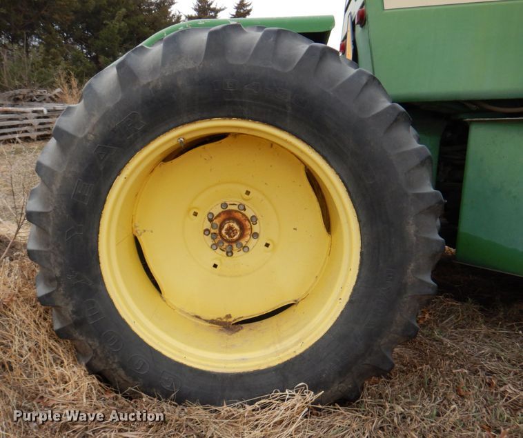 image for item DN1358 1978 John Deere 8430  4WD tractor