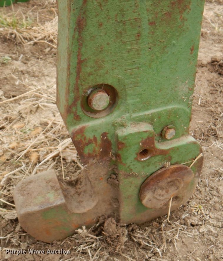 image for item DN1359 John Deere  three point quick attach