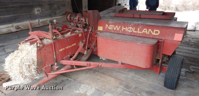 image for item DN1362 New Holland 273  small square baler