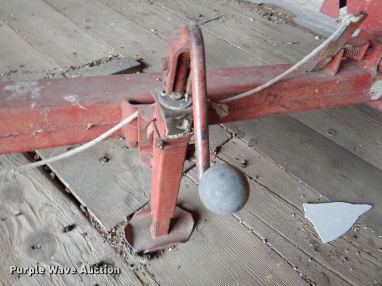 image for item DN1362 New Holland 273  small square baler