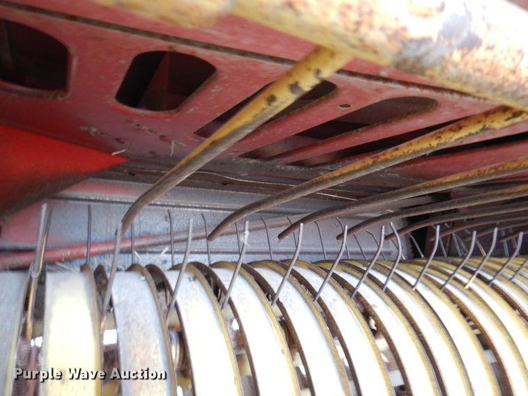 image for item DN1362 New Holland 273  small square baler