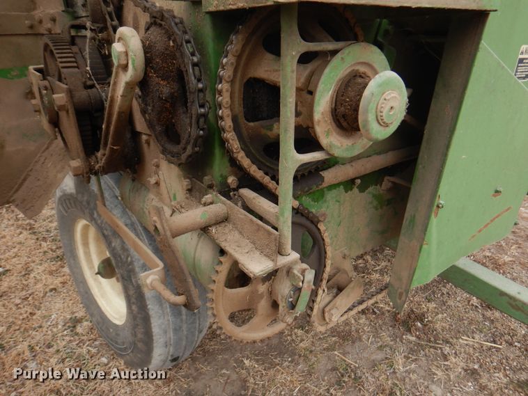image for item DN1363 John Deere BO12  silage wagon