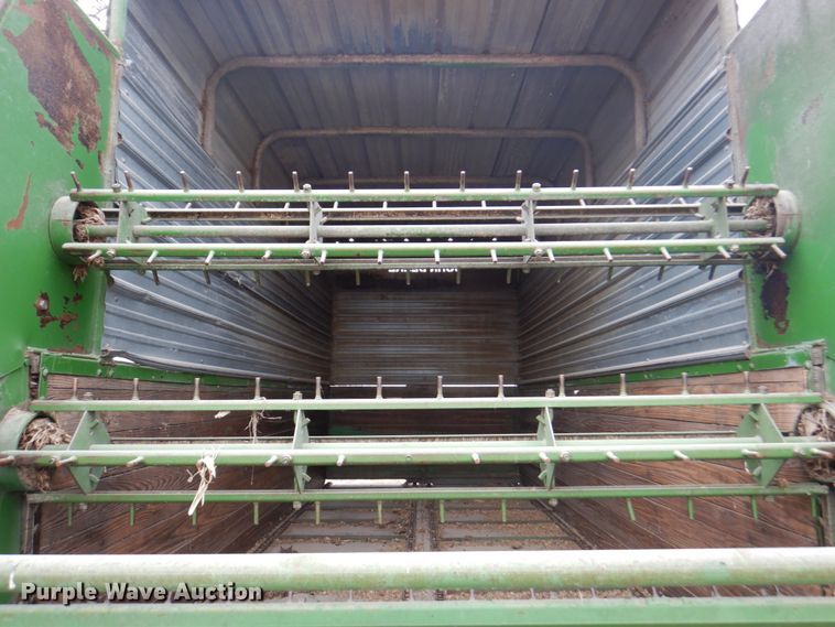 image for item DN1363 John Deere BO12  silage wagon