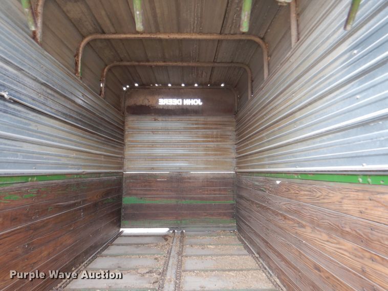 image for item DN1363 John Deere BO12  silage wagon