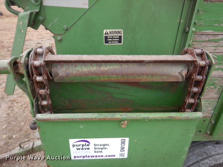 image for item DN1363 John Deere BO12  silage wagon