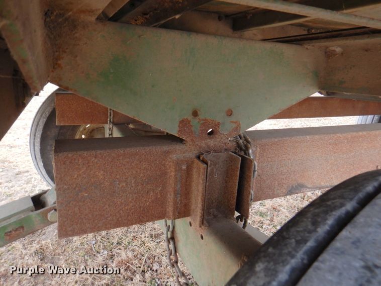 image for item DN1363 John Deere BO12  silage wagon