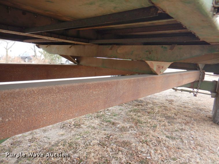 image for item DN1363 John Deere BO12  silage wagon