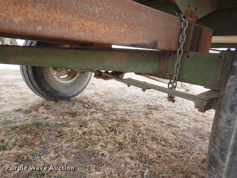 image for item DN1363 John Deere BO12  silage wagon