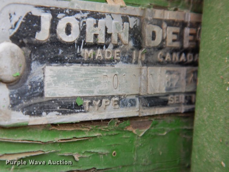 image for item DN1363 John Deere BO12  silage wagon