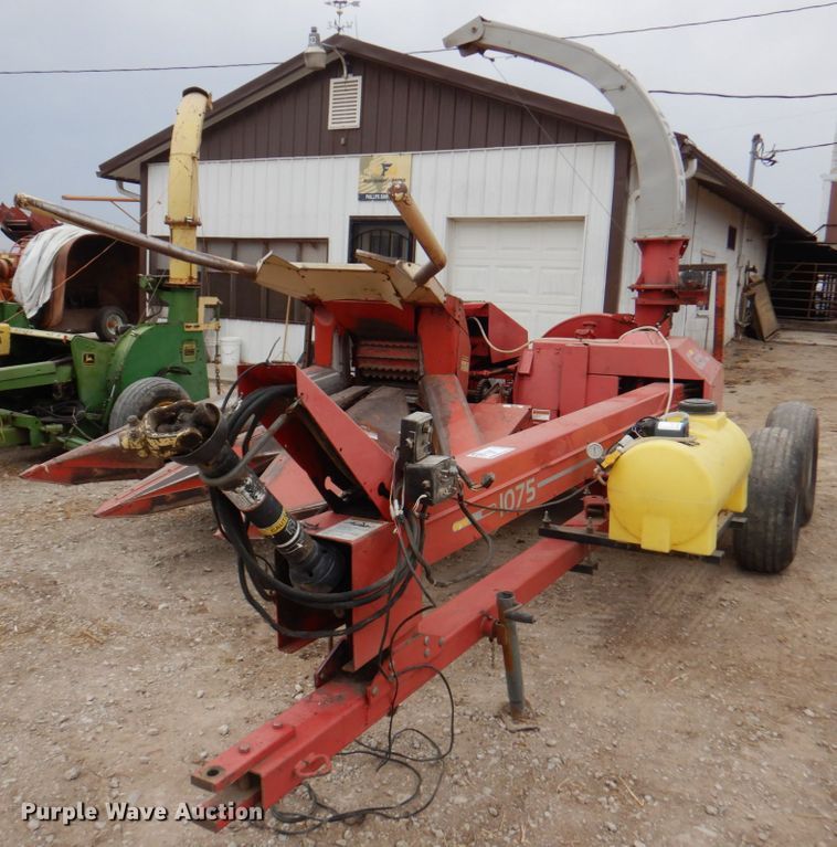 image for item DN1364 Gehl 1075  forage harvester