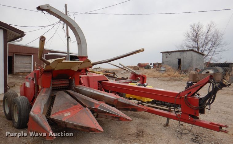 image for item DN1364 Gehl 1075  forage harvester