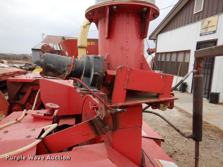 image for item DN1364 Gehl 1075  forage harvester