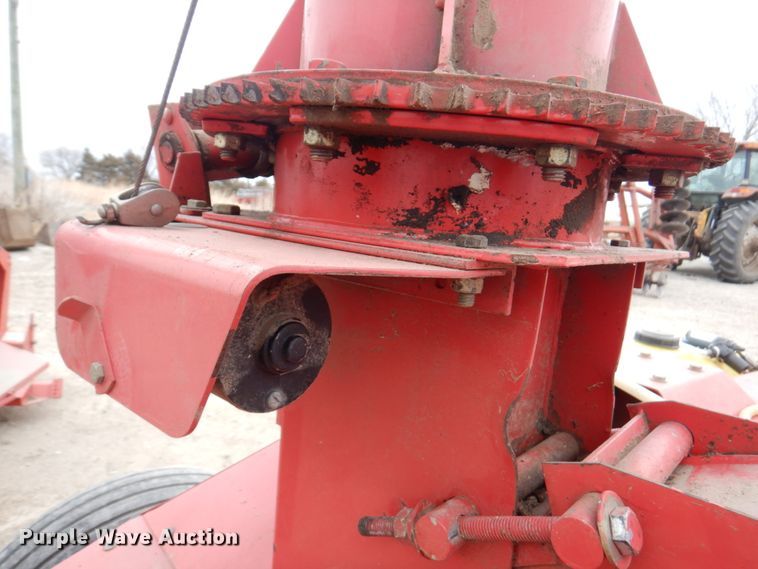 image for item DN1364 Gehl 1075  forage harvester