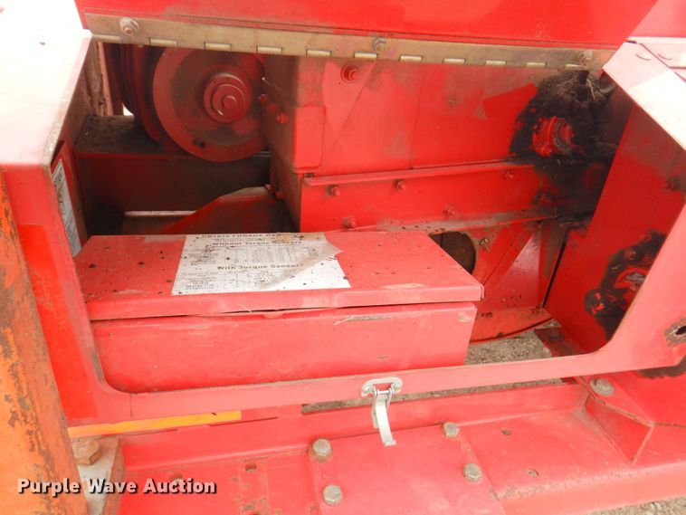 image for item DN1364 Gehl 1075  forage harvester