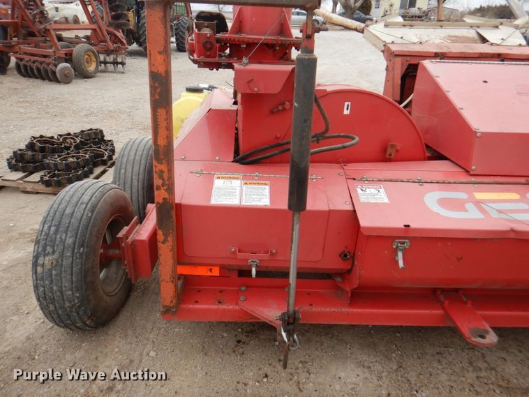 image for item DN1364 Gehl 1075  forage harvester