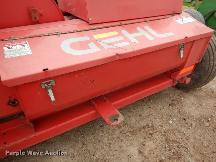 image for item DN1364 Gehl 1075  forage harvester