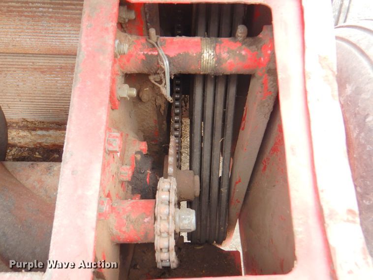 image for item DN1364 Gehl 1075  forage harvester