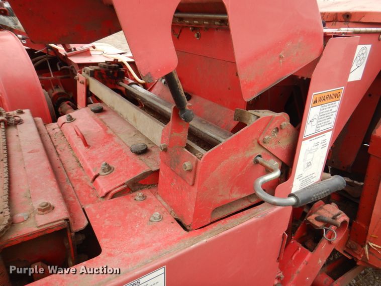image for item DN1364 Gehl 1075  forage harvester