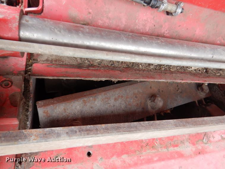 image for item DN1364 Gehl 1075  forage harvester