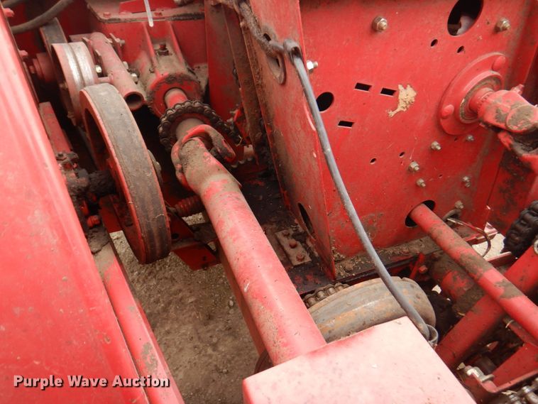 image for item DN1364 Gehl 1075  forage harvester
