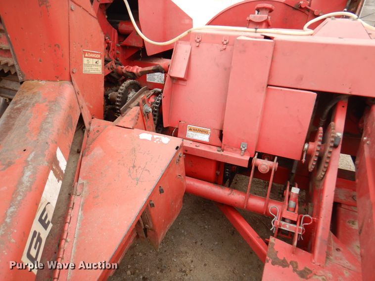 image for item DN1364 Gehl 1075  forage harvester