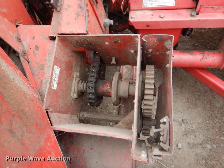 image for item DN1364 Gehl 1075  forage harvester