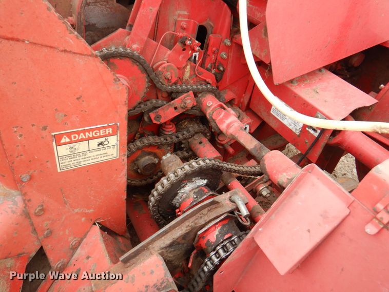 image for item DN1364 Gehl 1075  forage harvester