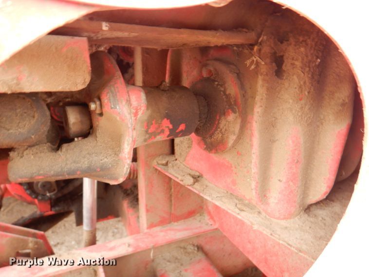 image for item DN1364 Gehl 1075  forage harvester