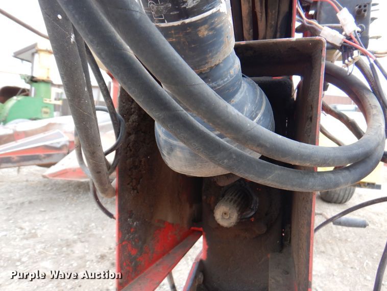 image for item DN1364 Gehl 1075  forage harvester