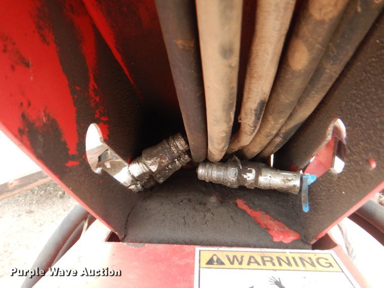 image for item DN1364 Gehl 1075  forage harvester