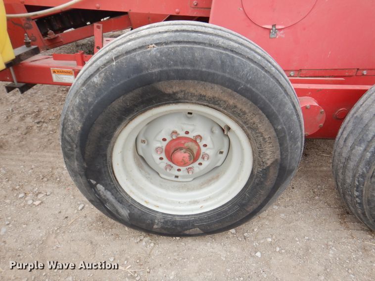 image for item DN1364 Gehl 1075  forage harvester